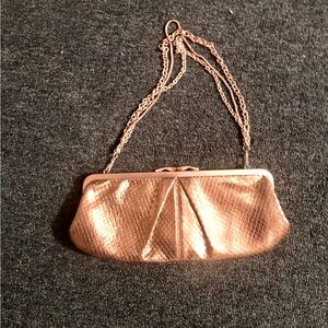 Metallic clutch